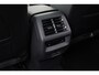 Volkswagen Tayron 1.5 eHybrid R-Line Edition 272PK / 200kW, LED Matrix (IQ. Light), panoramadak, 360° rondomzichtcamera (area view), head-up display, verwarm- en ventileerbare voorstoelen met massagefunctie, verwarmbare achterbank, lederen bekleding, dodehoekdetectie (Side Assist), Apple Carplay & Android Auto, verwarmbare voorruit, adaptieve cruise control (acc) met Travel Assist, 20'' LMV 'York', DAB+, verwarmbare voorruit, elektrisch verstel-, verwarm- en inklapbare buitenspiegels, keyless start & entry etc.