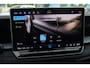Volkswagen Tayron 1.5 eHybrid R-Line Edition 272PK / 200kW, LED Matrix (IQ. Light), panoramadak, 360° rondomzichtcamera (area view), head-up display, verwarm- en ventileerbare voorstoelen met massagefunctie, verwarmbare achterbank, lederen bekleding, dodehoekdetectie (Side Assist), Apple Carplay & Android Auto, verwarmbare voorruit, adaptieve cruise control (acc) met Travel Assist, 20'' LMV 'York', DAB+, verwarmbare voorruit, elektrisch verstel-, verwarm- en inklapbare buitenspiegels, keyless start & entry etc.