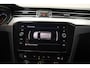 Volkswagen Passat 1.5 TSI Comfort Business [Carplay Trekhaak Parkeersensoren]