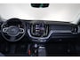 Volvo XC60 T6 Recharge AWD Ultra Dark - Panorama/schuifdak - IntelliSafe Assist & Surround - 360º Camera - Harman/Kardon audio - Adaptieve LED koplampen - Verwarmde voorstoelen, stuur & achterbank - Parkeersensoren voor & achter - Elektr. bedienb. voorstoelen met geheugen - Head up display - Draadloze tel. lader - Elektr. inklapbare trekhaak - 20' LMV