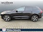 Volvo XC60 Recharge T6 AWD R-Design + Wegklapbare Trekhaak + Stuur en Stoelverwarming + Led + Panoramadak
