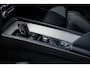 Volvo XC60 2.0 B5 R-Design | Harman Kardon Audio | Panoramadak | Head-up Display | Trekhaak | Achteruitrijcamera | Standkachel | BLIS | Navigatie | Apple Carplay | Android Auto | Sportstoelen | Elektrisch Verstelbare Voorstoelen | Stoelverwarming