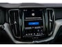 Volvo XC60 2.0 B5 R-Design | Harman Kardon Audio | Panoramadak | Head-up Display | Trekhaak | Achteruitrijcamera | Standkachel | BLIS | Navigatie | Apple Carplay | Android Auto | Sportstoelen | Elektrisch Verstelbare Voorstoelen | Stoelverwarming