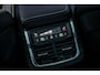 Volvo XC60 2.0 B5 R-Design | Harman Kardon Audio | Panoramadak | Head-up Display | Trekhaak | Achteruitrijcamera | Standkachel | BLIS | Navigatie | Apple Carplay | Android Auto | Sportstoelen | Elektrisch Verstelbare Voorstoelen | Stoelverwarming