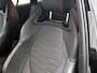 Toyota Corolla Touring Sports 1.8 Hybrid Executive | BTW Voertuig | Head-Up Display | Dodehoek detectie | Parkeersensoren voor+achter met assistent | Stoelverwarming | Elekrische achterklep |