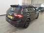 Volkswagen Tiguan 1.5 TSI R-Line Business+ | Winter & Assistance pakket | R-Line in- & exterieur Black | HUD | Navigatie | CarPlay