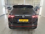 Volkswagen Tiguan 1.5 TSI R-Line Business+ | Winter & Assistance pakket | R-Line in- & exterieur Black | HUD | Navigatie | CarPlay