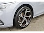 Volkswagen Golf 1.0 eTSI Life 110PK / 80kW DSG, IQ Matrix LED, achteruitrijcamera, panoramadak, 18" LMV, travel assist, 3 zone climatronic, licht en regen sensor, privacy glas, adaptive cruise control