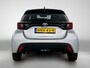 Toyota Yaris 1.5 Hybrid Dynamic Comfort Pack | BTW Voertuig | Dodehoek detectie | Stoel+stuurverwarming | Parkeersensoren voor+achter | Draadloze telefoonlader | Apple CarPlay/Android Auto | Cruise Control Adaptive | DAB+ | Achteruitrij
