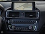 BMW 2-Serie Cabrio 220i Luxury Navigatie Camera Bi-xenon Keyless Stoelverwarming Leder Sportstoelen Trekhaak 18"
