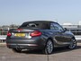 BMW 2-Serie Cabrio 220i Luxury Navigatie Camera Bi-xenon Keyless Stoelverwarming Leder Sportstoelen Trekhaak 18"
