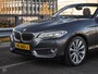 BMW 2-Serie Cabrio 220i Luxury Navigatie Camera Bi-xenon Keyless Stoelverwarming Leder Sportstoelen Trekhaak 18"