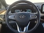 Hyundai Santa Fe 1.6 T-GDI PHEV Premium Plus Sky Automaat 5P. / Fabrieksgarantie tot 11-2027 / Trekhaak afneembaar / Dealer onderhouden / Trekgewicht 1.350 kg / head-up display / Panorama schuifdak / Stuur-, stoel- en achterbankverwarming / Apple Carplay Android / Rondomzicht camera /