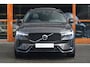 Volvo XC60 T6 Hybride AWD Plus Dark LONG RANGE | Luchtvering | Panoramadak | Trekhaak | Camera | Stoel + Stuur Verwarmd |