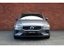 Volvo V60 T8 Twin Engine AWD R-Design | Trekhaak | Geventileerde Comfortstoelen | Parkeercamera | Harman Kardon | Apple Carplay/ Android Auto | BLIS Dodehoekdetectie | Elektrisch Verwarmbare Voorruit | Adaptieve Cruise Control