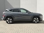 Hyundai Kona 1.6 GDI HEV Comfort Smart / Fabrieksgarantie tot 1-2030 / Stuur- & Stoelverwarming / Apple Carplay Android Auto / Achteruitrijcamera / Keyless Entry/Start / Adaptief cruise control / Climate control / Navigatie / Parkeersensoren voor en achter /