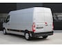 Renault Master T35 2.3 dCi 180pk L3H2 - Airco - Navigatie - Camera - Cruise - Parkeersensoren - 105l tank - Rijklaar