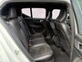 Volvo XC40 2.0 T4 R-Design | LED | Adaptieve cruise control | Blis | Elektrische achterklep | verwarmde voorstoelen + stuur | Parkeercamera | Keyless entry |