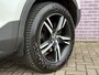 Volvo XC40 2.0 T4 R-Design | LED | Adaptieve cruise control | Blis | Elektrische achterklep | verwarmde voorstoelen + stuur | Parkeercamera | Keyless entry |