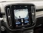 Volvo XC40 1.5 T4 Plug-in hybrid Ultimate Bright 211Pk Automaat (PANORAMADAK, BLACKPACK, APPLE CARPLAY, 360 CAMERA, TREKHAAK, LEDER/ALCANTARA, HARMAN/KARDON, GETINT GLAS, ZWART HEMEL, NIEUWSTAAT)
