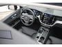 Volvo XC60 T6 Plug-in hybrid AWD Ultra Dark | Panoramadak met Schuif-/Kantelfunctie | Semi- Elektrische Trekhaak | Verwambare voorstoelen+stuurwiel+achterbank | 360 graden Camera | Premium audio by Harman Kardon | Head-up display | Adaptieve cruise control |