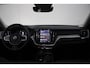 Volvo XC60 T6 Plug-in hybrid AWD Ultra Dark | Panoramadak met Schuif-/Kantelfunctie | Semi- Elektrische Trekhaak | Verwambare voorstoelen+stuurwiel+achterbank | 360 graden Camera | Premium audio by Harman Kardon | Head-up display | Adaptieve cruise control |