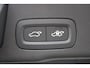 Volvo XC60 T6 Plug-in hybrid AWD Ultra Dark | Panoramadak met Schuif-/Kantelfunctie | Semi- Elektrische Trekhaak | Verwambare voorstoelen+stuurwiel+achterbank | 360 graden Camera | Premium audio by Harman Kardon | Head-up display | Adaptieve cruise control |