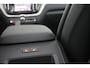 Volvo XC60 T6 Plug-in hybrid AWD Ultra Dark | Panoramadak met Schuif-/Kantelfunctie | Semi- Elektrische Trekhaak | Verwambare voorstoelen+stuurwiel+achterbank | 360 graden Camera | Premium audio by Harman Kardon | Head-up display | Adaptieve cruise control |