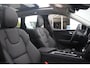 Volvo XC60 T6 Plug-in hybrid AWD Ultra Dark | Panoramadak met Schuif-/Kantelfunctie | Semi- Elektrische Trekhaak | Verwambare voorstoelen+stuurwiel+achterbank | 360 graden Camera | Premium audio by Harman Kardon | Head-up display | Adaptieve cruise control |