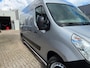 Renault Master T35 2.3 dCi L2H2 Eco DC automaat, airco, cruise control, trekhaak 2 x schuifdeur, navigatie, rijd perfect nwe apk