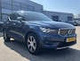 Volvo XC40 2.0 T4 190 pk Inscription Trekhaak Panoramadak Leder 360 Camera ACC Pilot Assist Harman Kardon Audio BLIS DAB Apple Carplay Android  Auto Stoelverwarming Scandinavian Line Hoge Zit 8-traps Automaat Super compleet en 1800 kg trekgewicht !