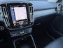 Volvo XC40 2.0 T4 190 pk Inscription Trekhaak Panoramadak Leder 360 Camera ACC Pilot Assist Harman Kardon Audio BLIS DAB Apple Carplay Android  Auto Stoelverwarming Scandinavian Line Hoge Zit 8-traps Automaat Super compleet en 1800 kg trekgewicht !