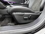 Peugeot 2008 1.2 Hybrid GT 145pk Automaat | 8 JAAR GARANTIE | Stoelmassage | Elektrische Bestuurdersstoel | Camera Voor + Achter | Full-LED | 17"LMV | Keyless Entry/Start | Stoelverwarming | Apple Carplay/Android Auto |