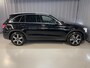 Mercedes-Benz GLC 300e 4MATIC 19"/Trekhaak/Dodehoek/Rijstrooksensor/Sfeerverlichting/Apple Carplay & Android Auto/Stoelverwarming/Elektrische klep