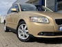 Volvo S40 1.8 Edition II / NL-Auto / Dealer-Onderhouden! / 2e-Eigenaar / Open-Panodak / Cruise-Control / Stoelverwarming / Climate-Control / PDC-Achter / 17'' LMV / ENZ.