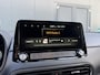 Hyundai Kona Electric EV Premium 64 kWh / Afneembare Trekhaak / Head Up Display / All Season Banden / Stoelverwarming / Stuurwiel Verwarmbaar / Stoel Ventilatie / Achterbank Verwarmbaar / Adaptieve Cruise Control / Krell Geluidsinstallatie