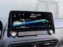 Hyundai Kona Electric EV Premium 64 kWh / Afneembare Trekhaak / Head Up Display / All Season Banden / Stoelverwarming / Stuurwiel Verwarmbaar / Stoel Ventilatie / Achterbank Verwarmbaar / Adaptieve Cruise Control / Krell Geluidsinstallatie