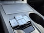 Hyundai Kona Electric EV Premium 64 kWh / Afneembare Trekhaak / Head Up Display / All Season Banden / Stoelverwarming / Stuurwiel Verwarmbaar / Stoel Ventilatie / Achterbank Verwarmbaar / Adaptieve Cruise Control / Krell Geluidsinstallatie