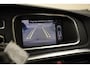 Volvo V40 Cross Country T4 179pk Momentum [ Camera Trekhaak Navigatie ]