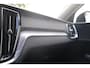 Volvo V60 2.0 B3 Momentum | Lederen Bekleding | Stoel- en stuurverwarming | Achteruitrijcamera | Parkeersensoren voor + achter | Navigatie | Verwarmde Voorruit | Apple Carplay | Android Auto |