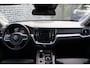 Volvo V60 2.0 B3 Momentum | Lederen Bekleding | Stoel- en stuurverwarming | Achteruitrijcamera | Parkeersensoren voor + achter | Navigatie | Verwarmde Voorruit | Apple Carplay | Android Auto |