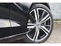 Volvo V60 2.0 B3 Momentum | Lederen Bekleding | Stoel- en stuurverwarming | Achteruitrijcamera | Parkeersensoren voor + achter | Navigatie | Verwarmde Voorruit | Apple Carplay | Android Auto |