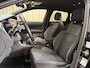 Volkswagen Taigo 1.5 TSI R-Line 150 PK 3x R-Line / Carplay / IQ-Light / Alcantara / Virtual Cockpit / Adapt. Cruise / Afn. Trekhaak / Stoelverwarming / Keyless / Camera / 18'' LMV