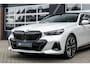 BMW 5-Serie 520i M Sport | Panorama | Bowers & Wilkins | Head-Up | 360° | 21 Inch | Driving Ass. Plus | Trekhaak |