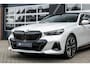 BMW 5-Serie 520i M Sport | Panorama | Bowers & Wilkins | Head-Up | 360° | 21 Inch | Driving Ass. Plus | Trekhaak |