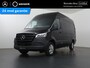 Mercedes-Benz Sprinter 319 CDI 190 PK | L2 H2 | AUTOMAAT | PRO | LED | KUNSTLEDER ZWART BEKLEDING | CAMERA | BETIMMERDE LAADRUIMTE | CARPLAY EN ANDROID AUTO | CRUISE | AIRCO | 17" LICHTMETALEN VELGEN | LUCHTGEVEERDE BESTUURDERSSTOEL
