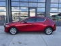 Mazda 3 2.0 e-SkyActiv-G 122 M Hybrid Comfort NAVI | ACHTERUITRIJCAMERA | APPLE CARPLAY | WINTERPAKKET | BOSE PARKEERSENSOREN VOOR +ACHTER | 16 INCH LMV