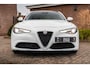 Alfa Romeo Giulia 2.0T Super 200 PK Aut. Pano Keyless Half/Leder Xenon 19''