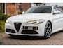 Alfa Romeo Giulia 2.0T Super 200 PK Aut. Pano Keyless Half/Leder Xenon 19''