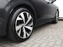 Volkswagen ID.4 First 77 kWh 204 pk | Trekhaak | Camera | Stoel- en Stuurverwarming | Navigatie | Adaptieve cruise control | SOH 91%